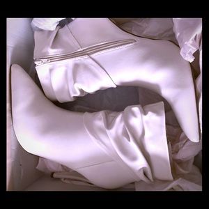 Just fab heeled boots white cream size 8